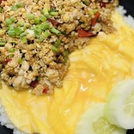 ข้าวกะเพรา&น้ำปั่นผลไม้สด สี่พระยา สาขาสี่พระยา