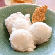 เมนูของร้าน ชูโรงกะเพราเดือดไข่กรอบ Churong Bangkok