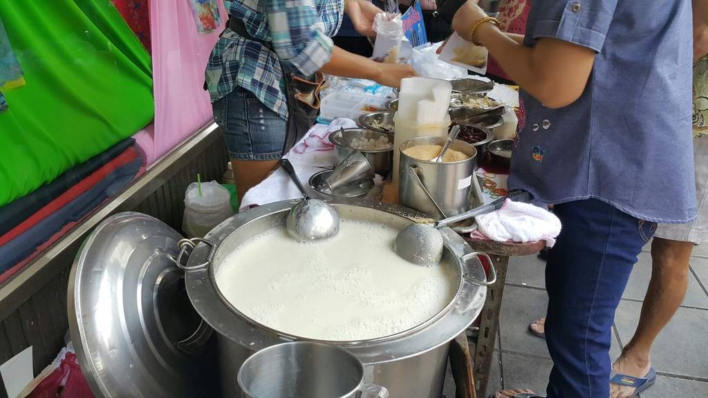 น้ำเต้าหู้บางรัก (เจ้าเก่า)