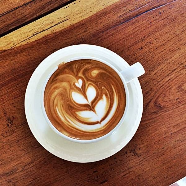 ลาเต้ร้อนค่ะ