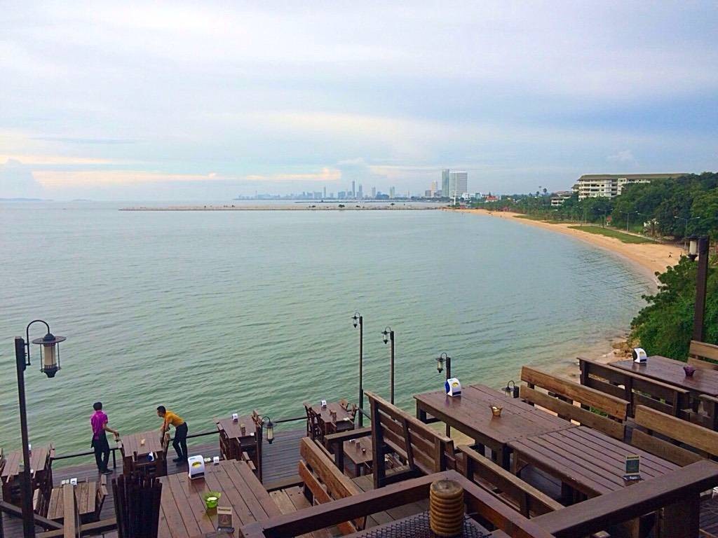 ริมผา ลาภิน