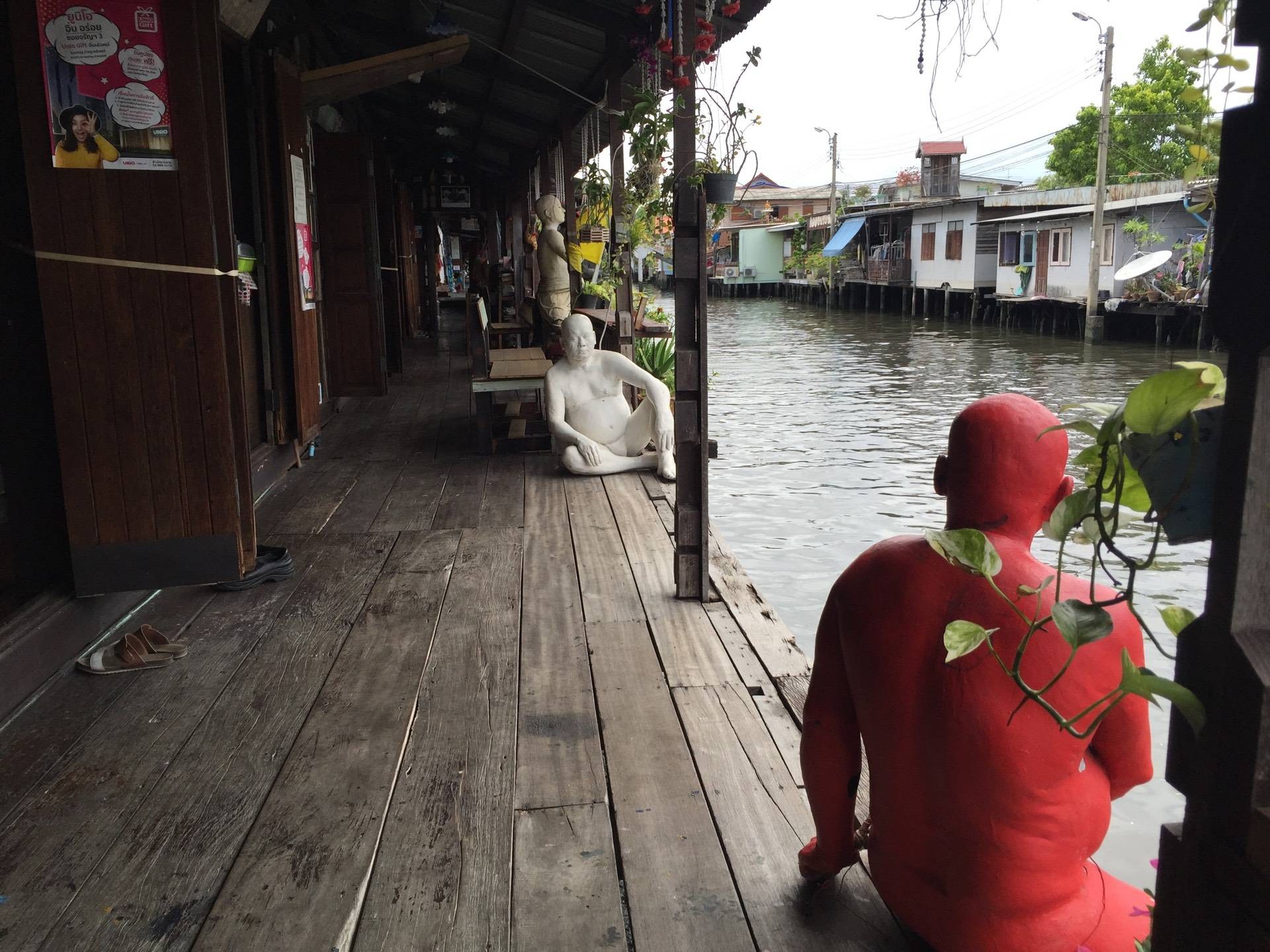 วันธรรมดาน่าเที่ยว คนน้อย ใช้เวลาเสพศิลป์ได้สงบดีค่ะ