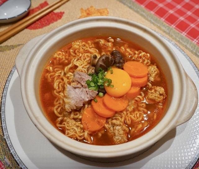 มาม่าหมูสับทรงเครื่อง