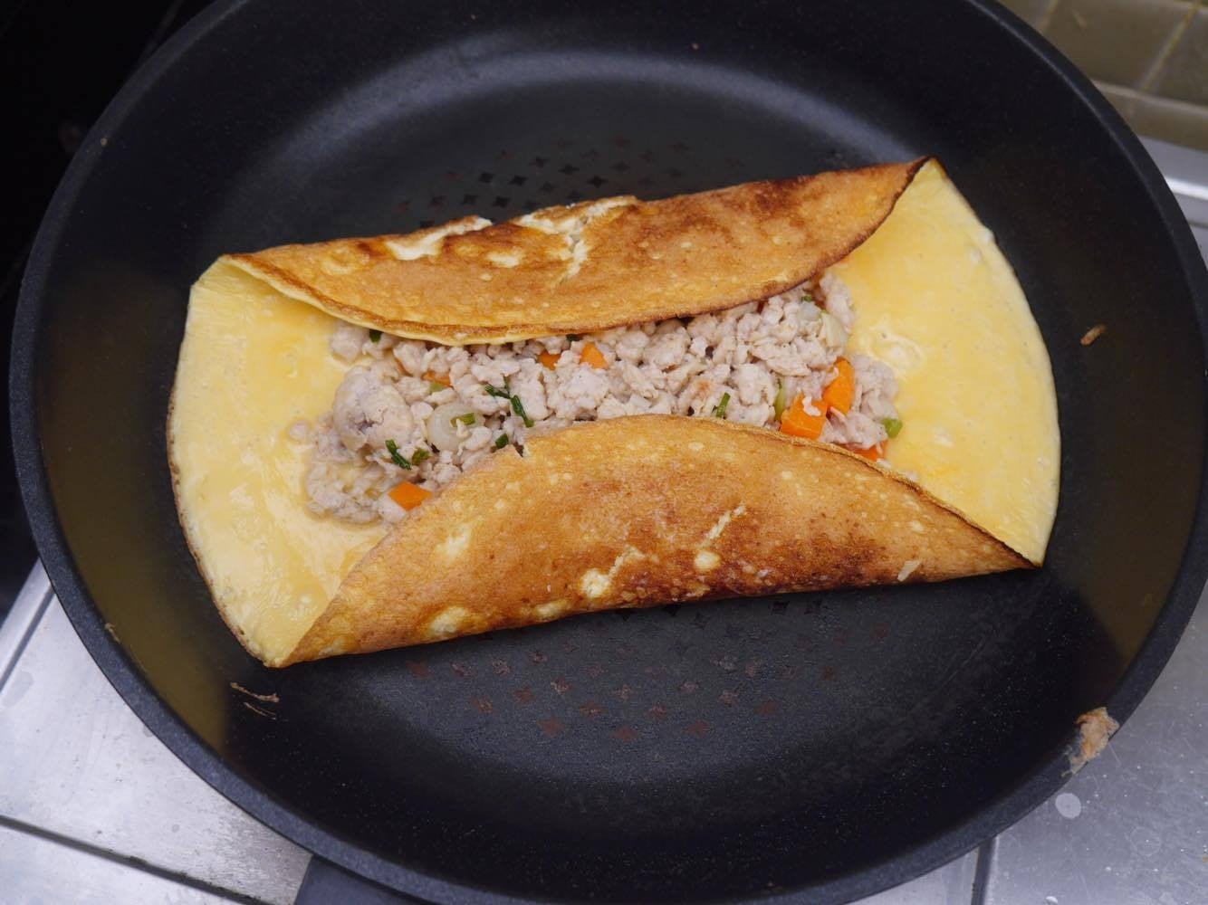 เครปไข่กรอบยัดไส้