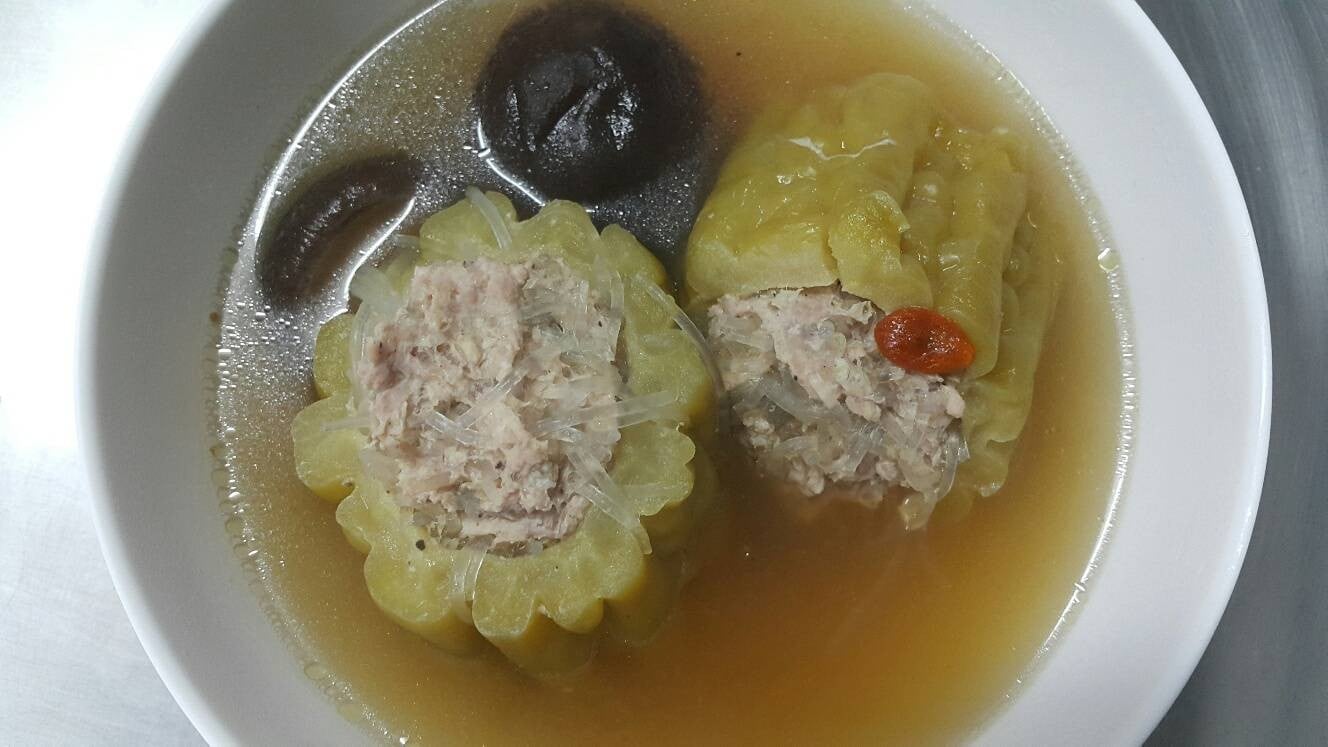 แกงจืดมะระยัดไส้หมูกับวุ้นเส้น