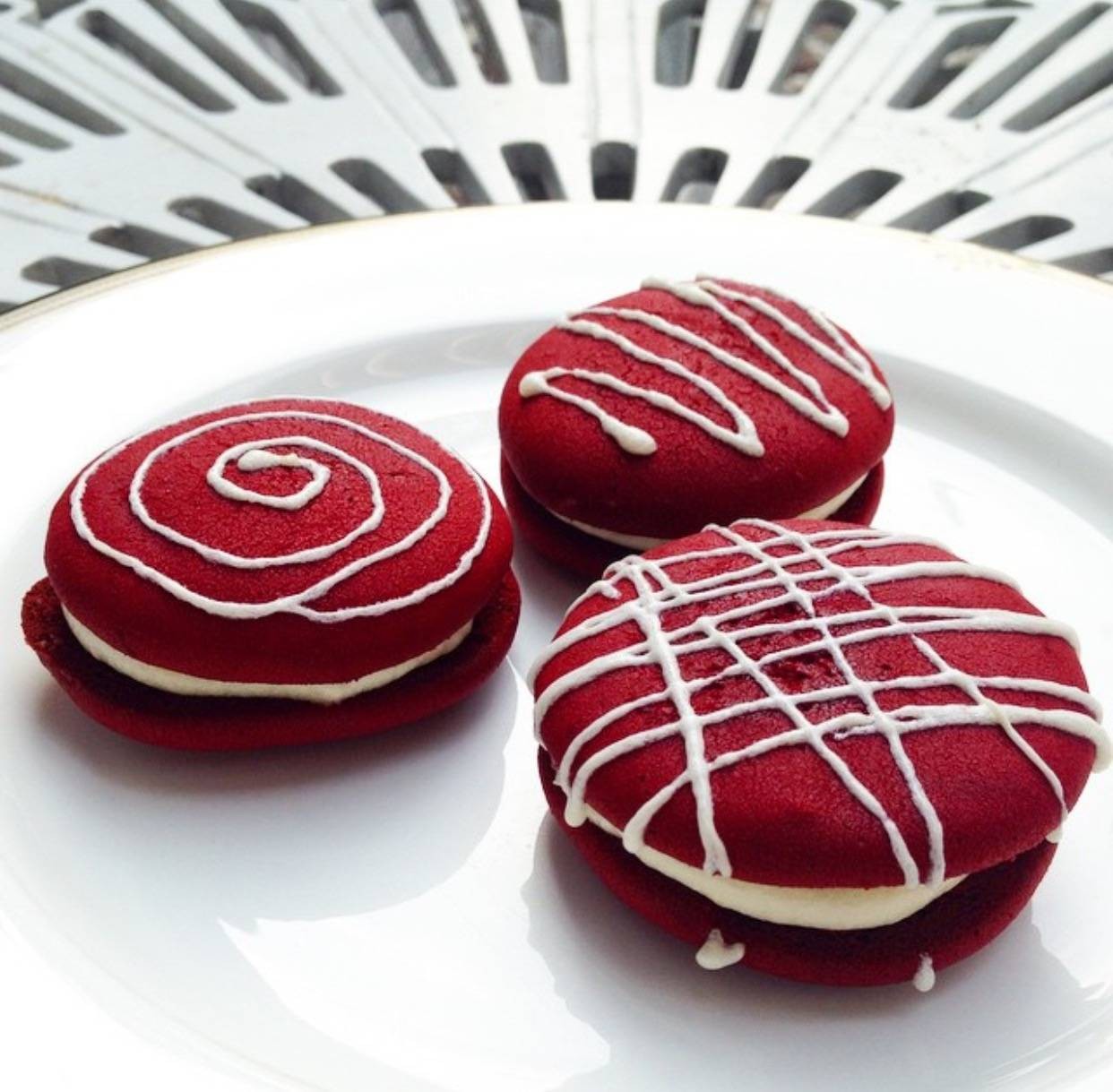 Red velvet whoopie pie