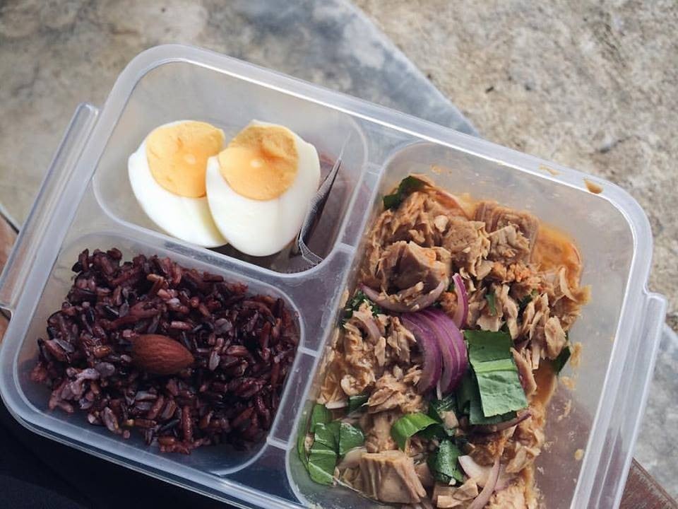 ข้าวกล่องคลีนๆ ยำทูน่าข้าวไรซ์