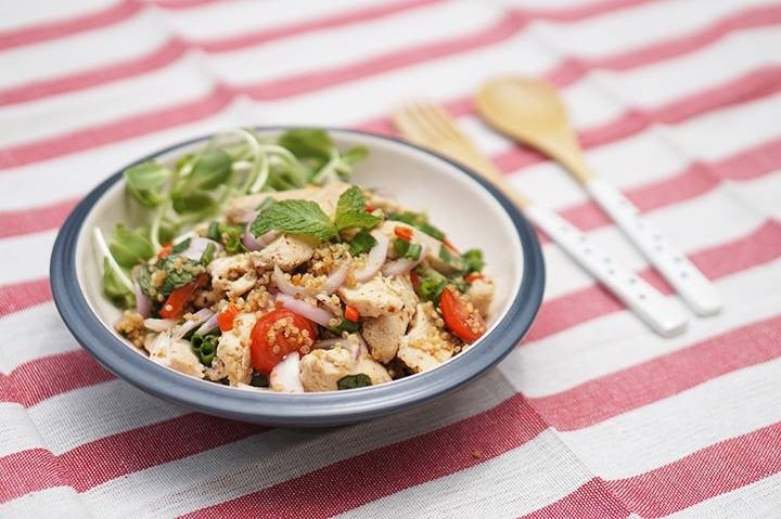 อาหารคลีนก็แซ่บได้กับยำควินัวอกไก่แซ่บ 