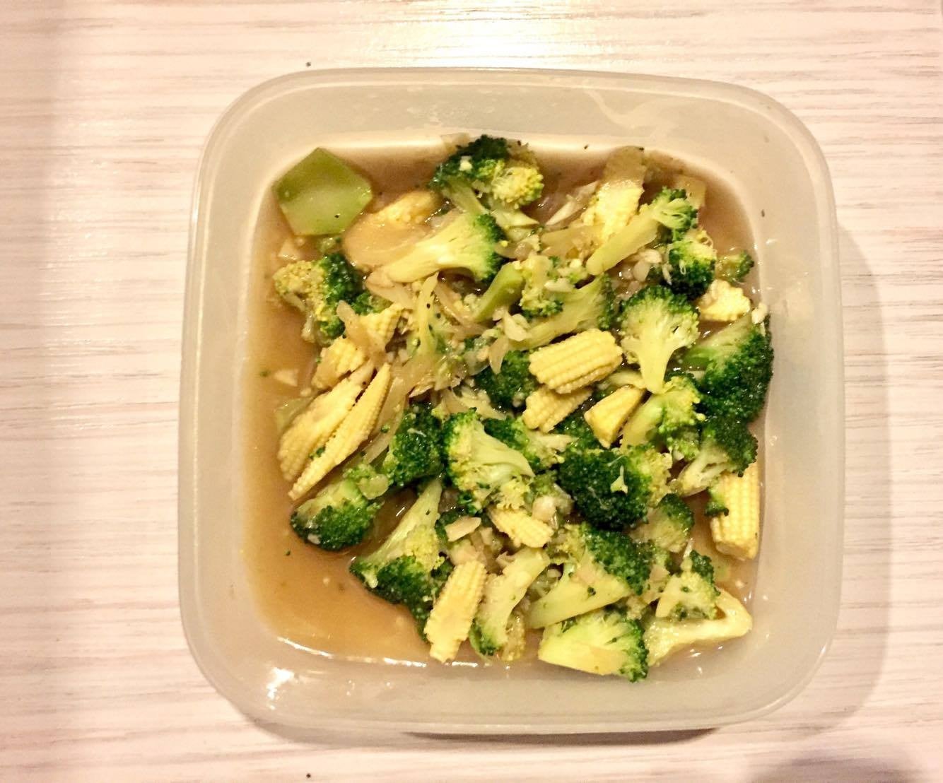 ผัดผักบล๊อคโคลี่ สูตรclean แต่Eat up :-)