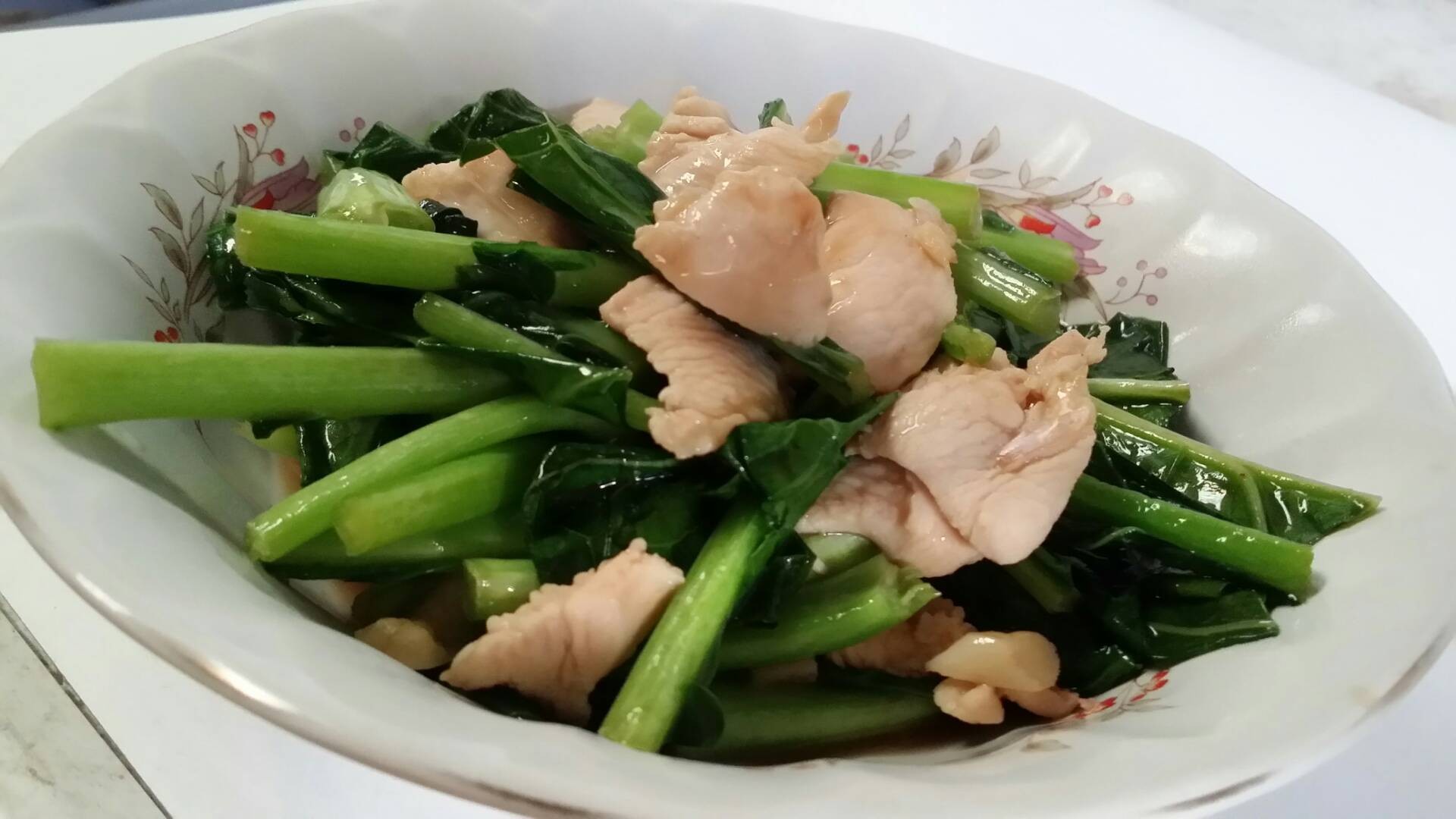 ผัดคะน้าไก่