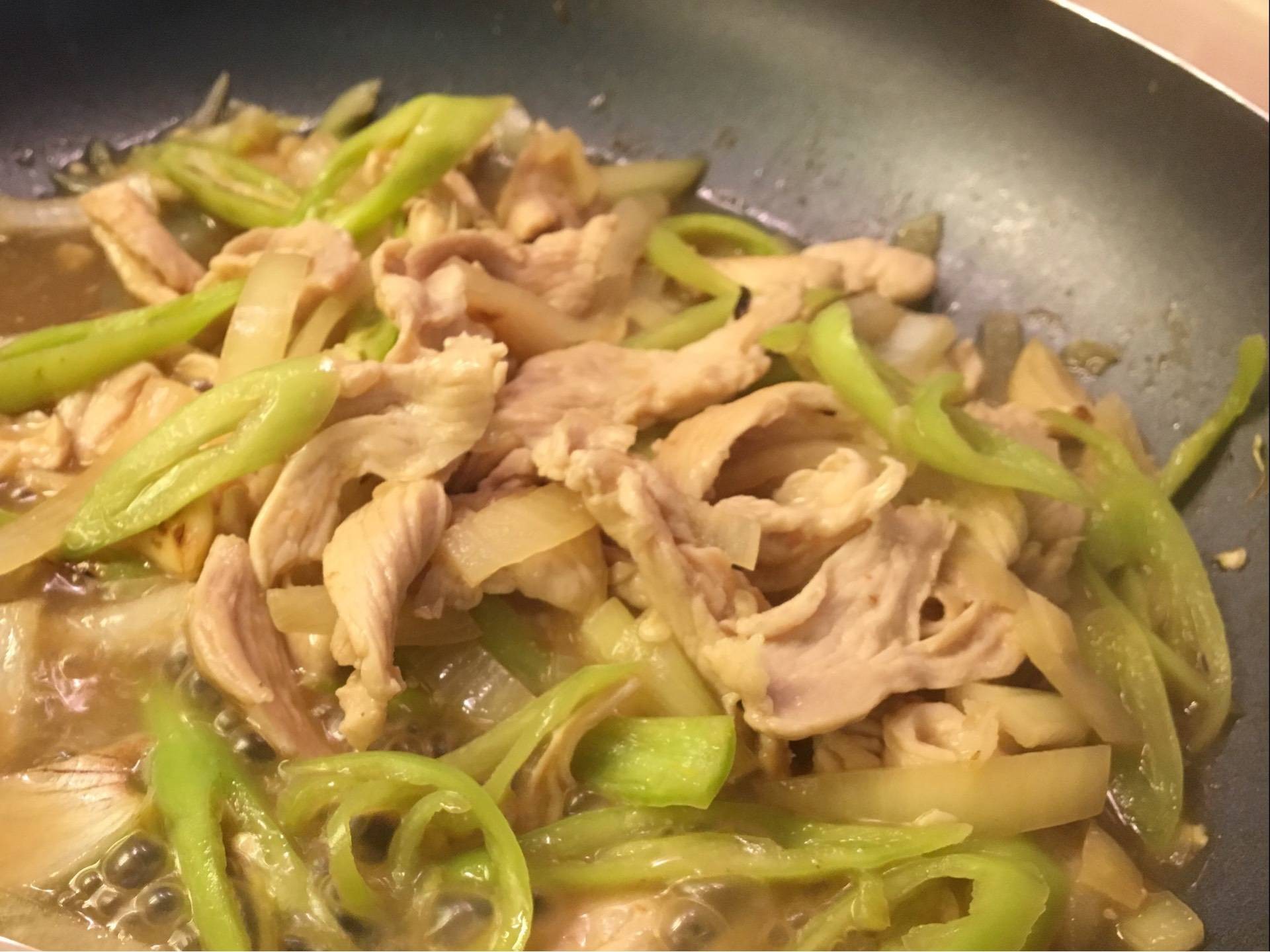 ไก่ผัดพริกหวาน