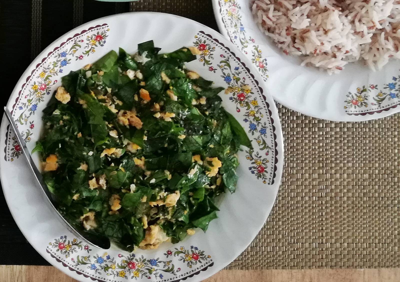 ใบเหลียงผัดไข่