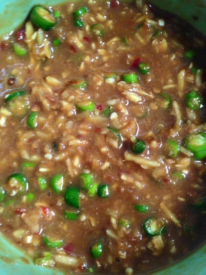 น้ำจิ้มเต้าเจี้ยว (คนจีนบางคนสอนให้เรียก ยำเต้าเจี้ยว)