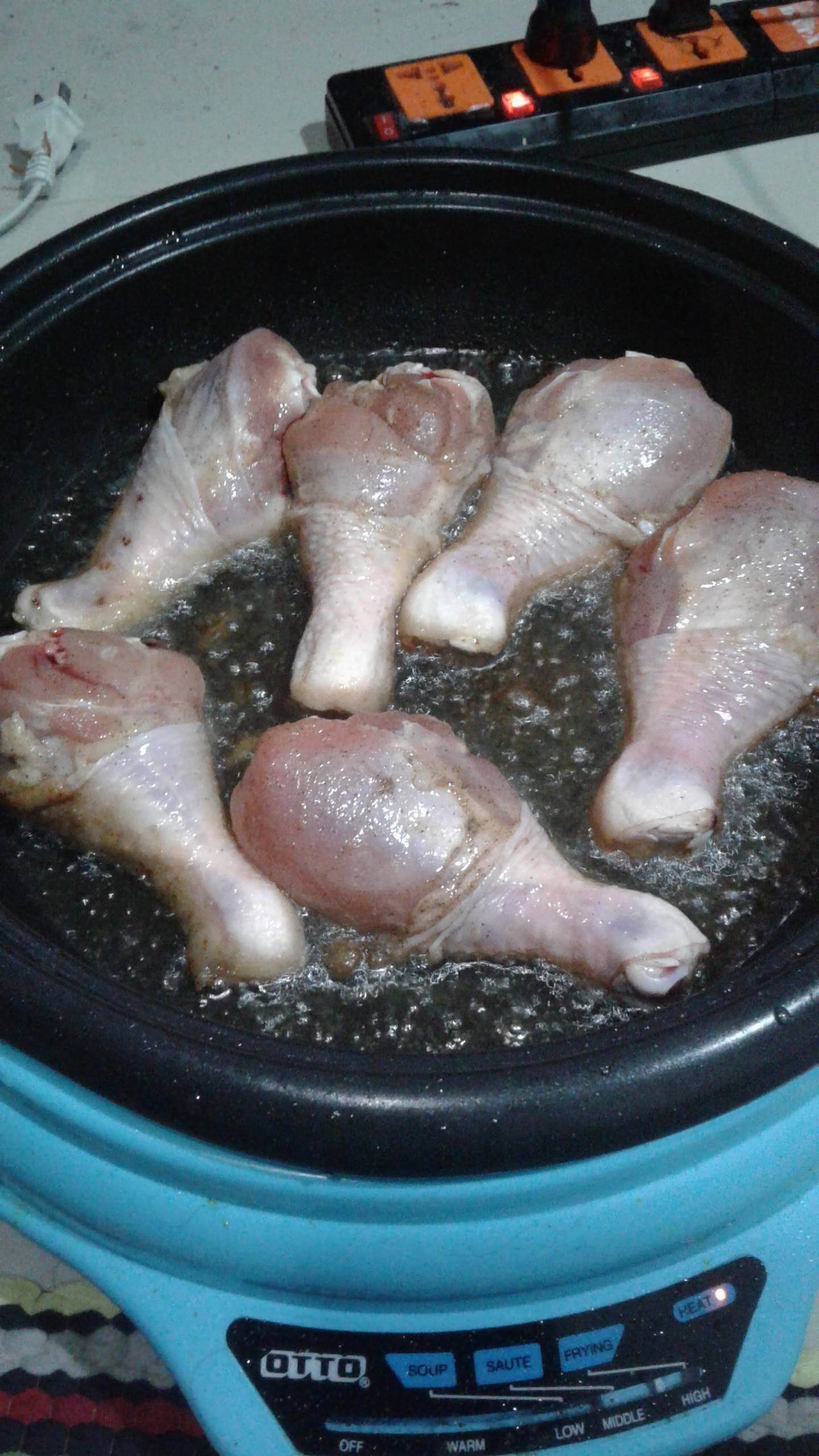 น่องไก่ทอดน้ำปลา