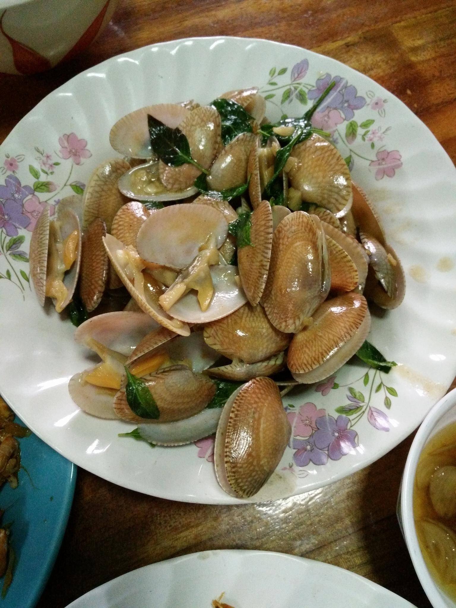 หอยลายผัดน้ำมันหอย