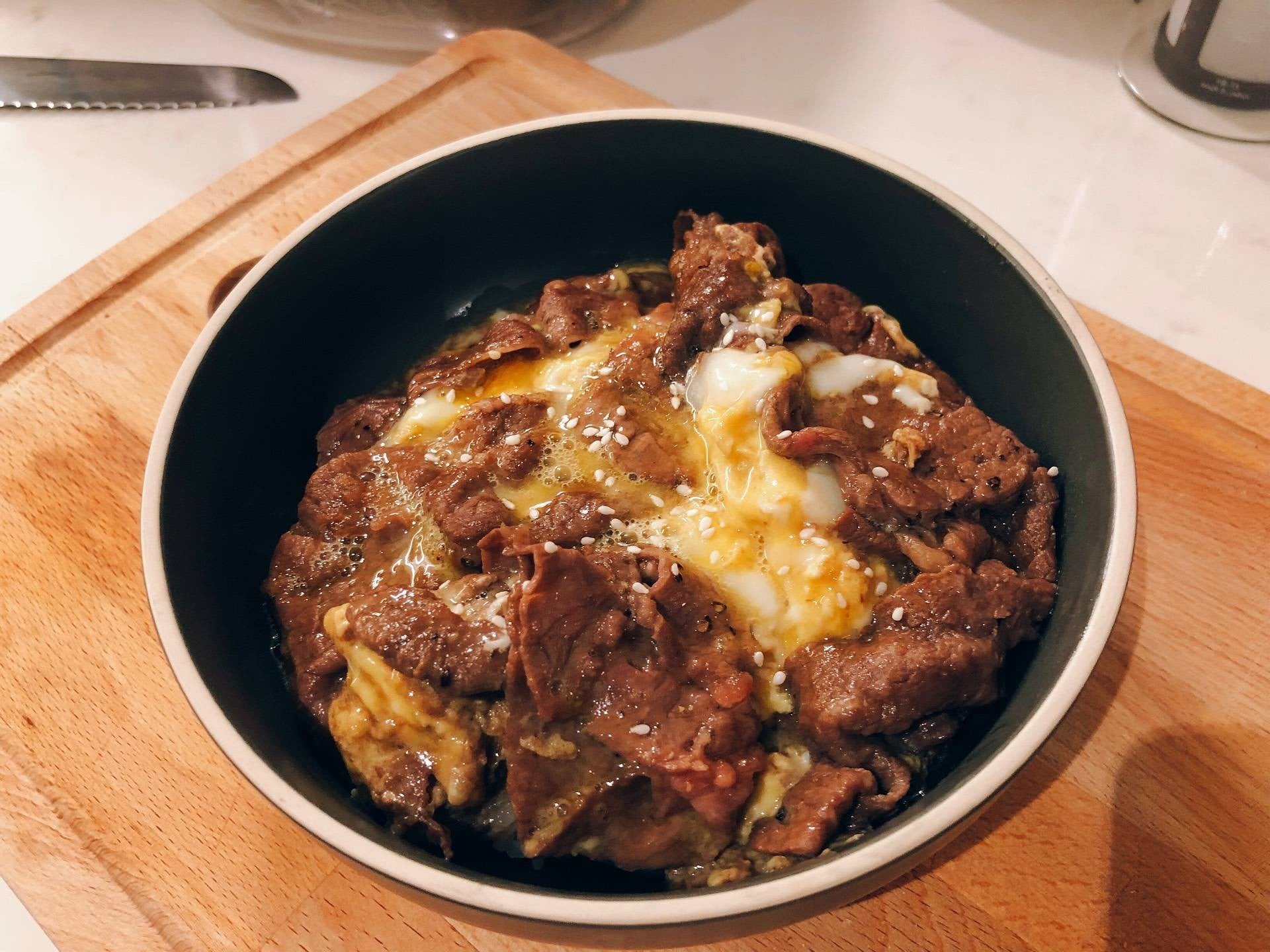 ข้าวหน้าเนื้อใส่ไข่