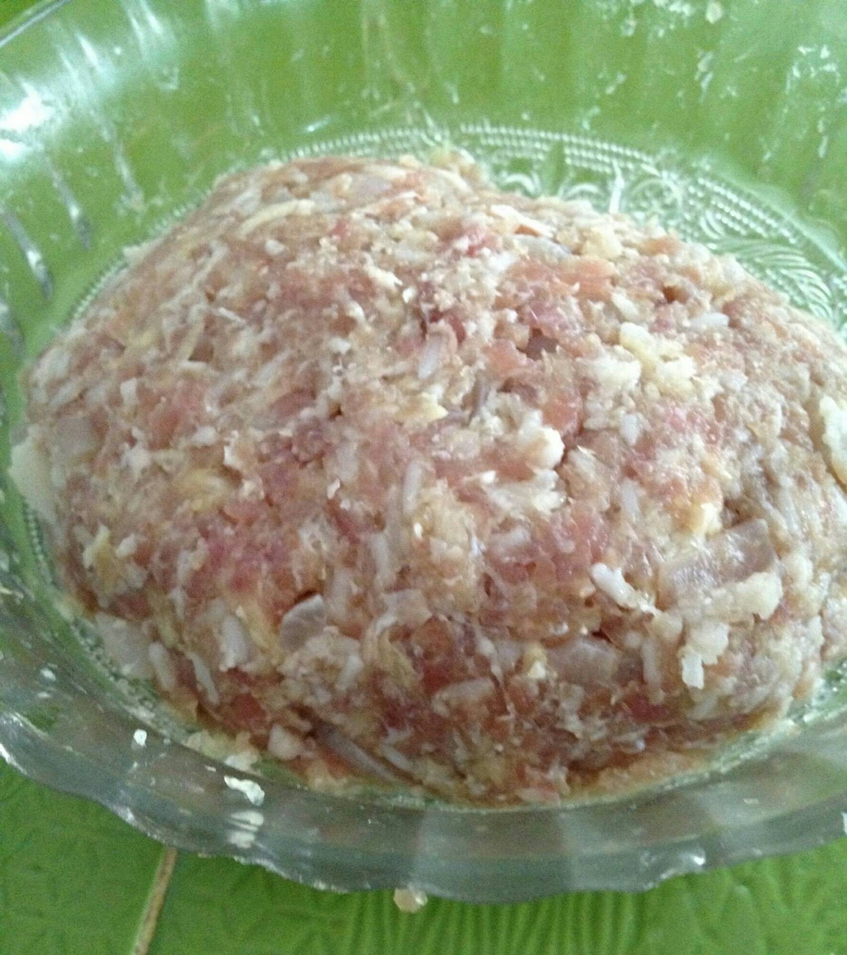 แหนมผัดไข่แฮนเมด