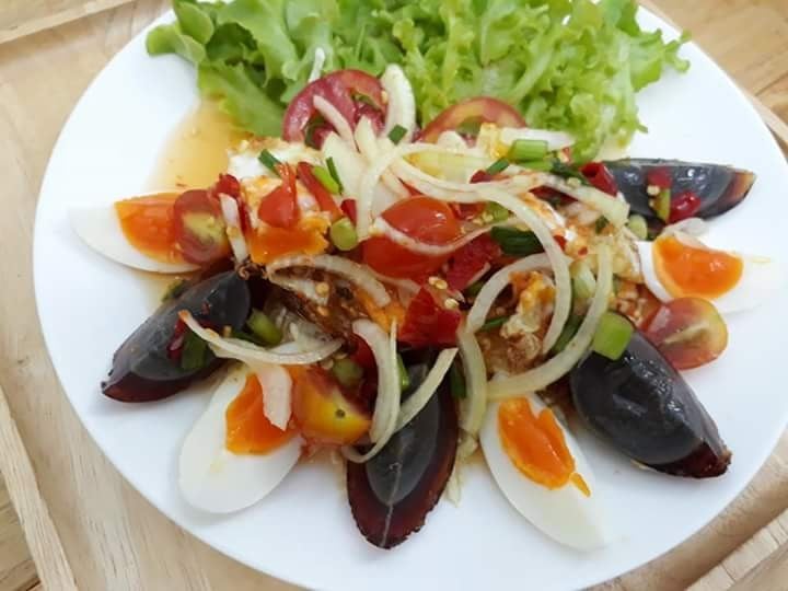 ยำ 3 ไข่แซ่บเว่อร์
