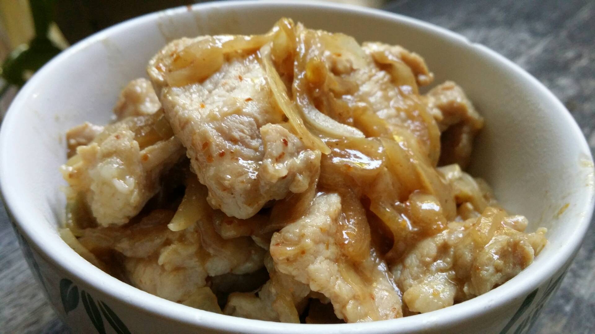 หมูผัดหอมใหญ่
