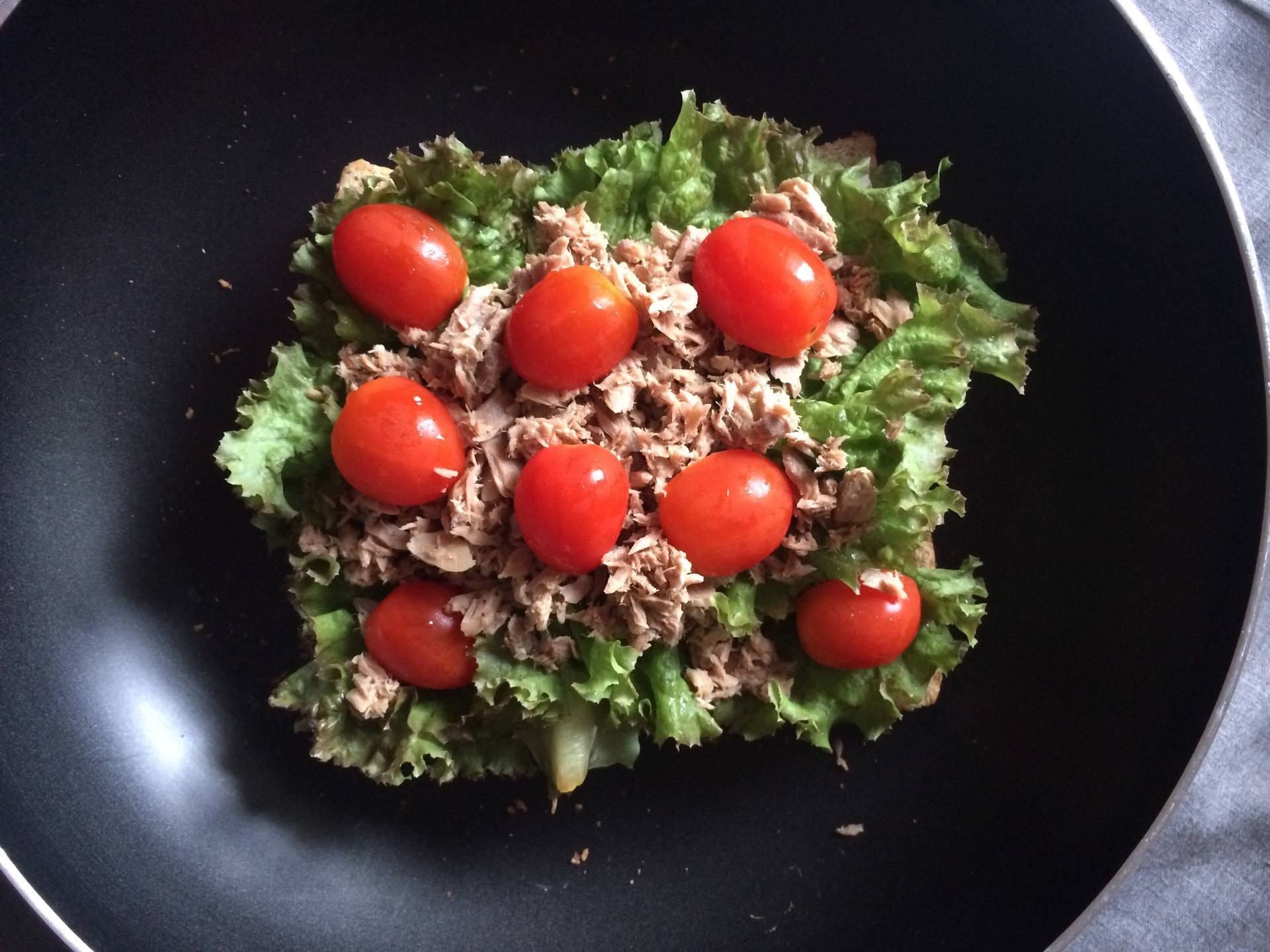 ทูน่าแซนด์วิชเปิดหน้า