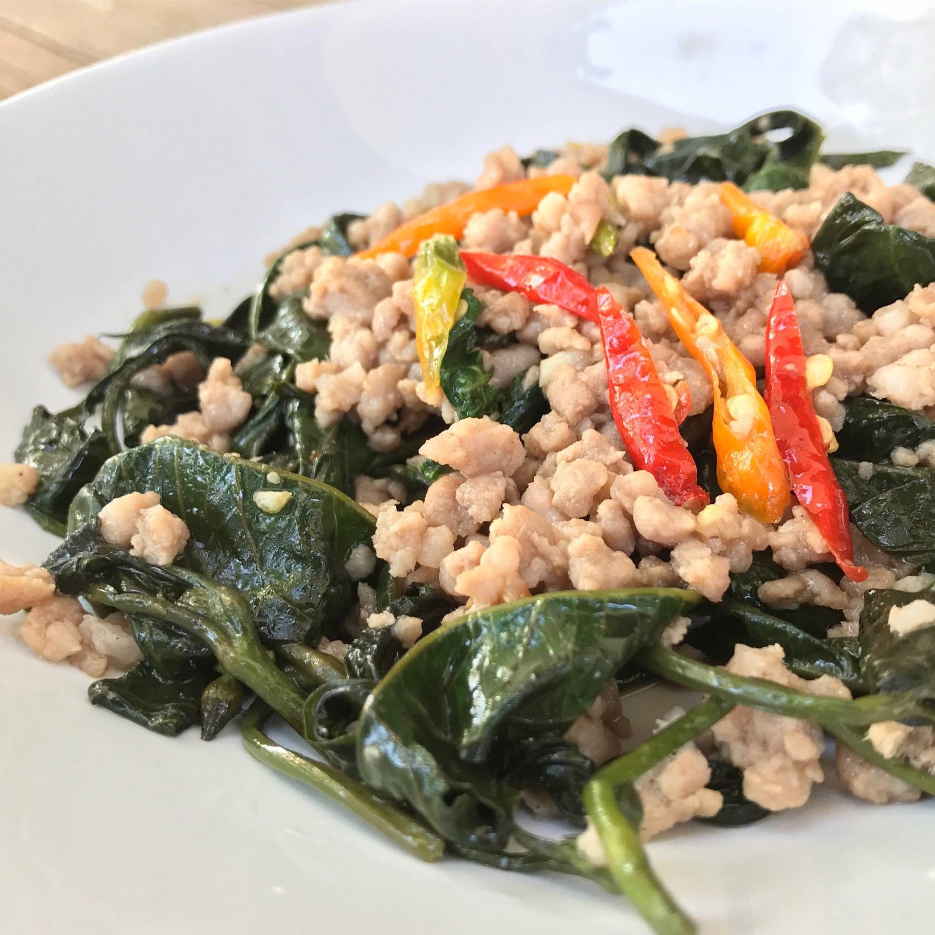 ผัดผักบุ้งกะปิหมูสับ