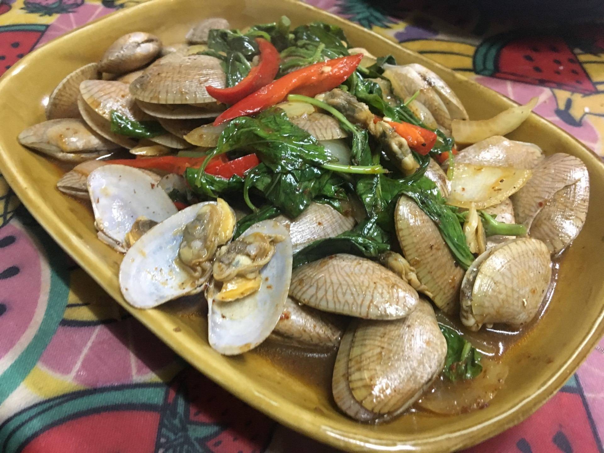 หอยลายผัดน้ำพริกเผา