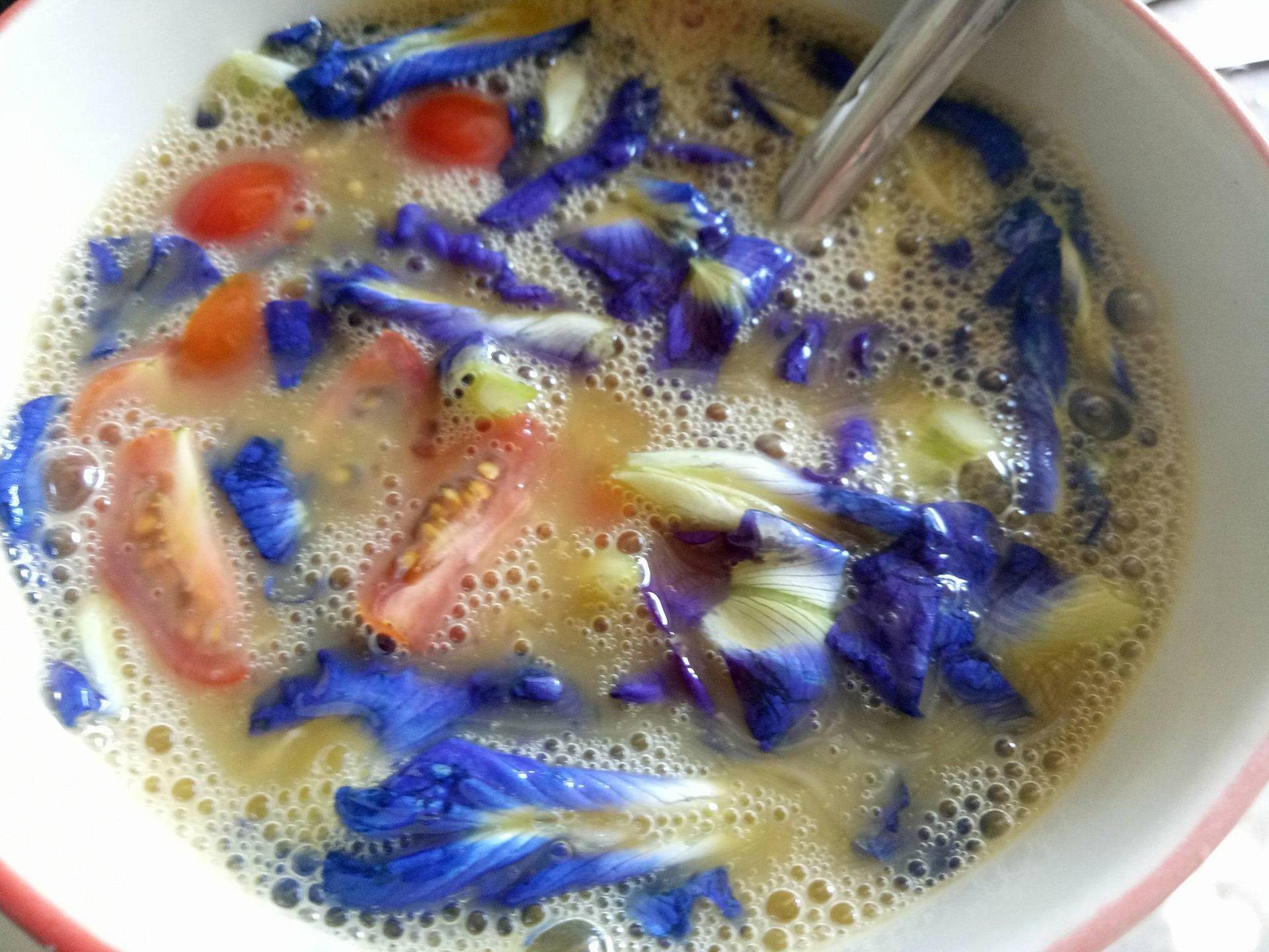 ไข่เจียวดอกอัญชัน