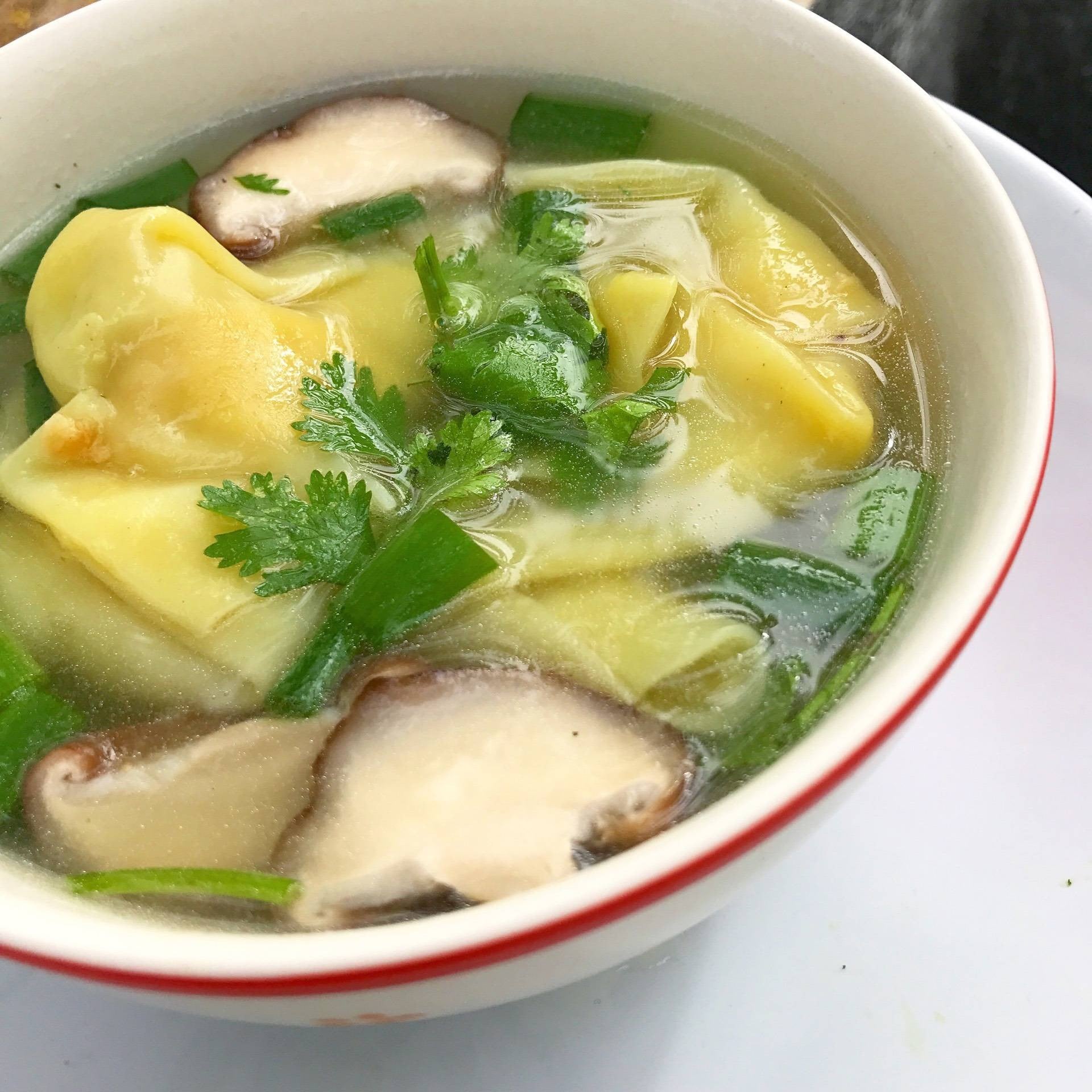 เกี๊ยวน้ำหมูสับเห็ดหอม