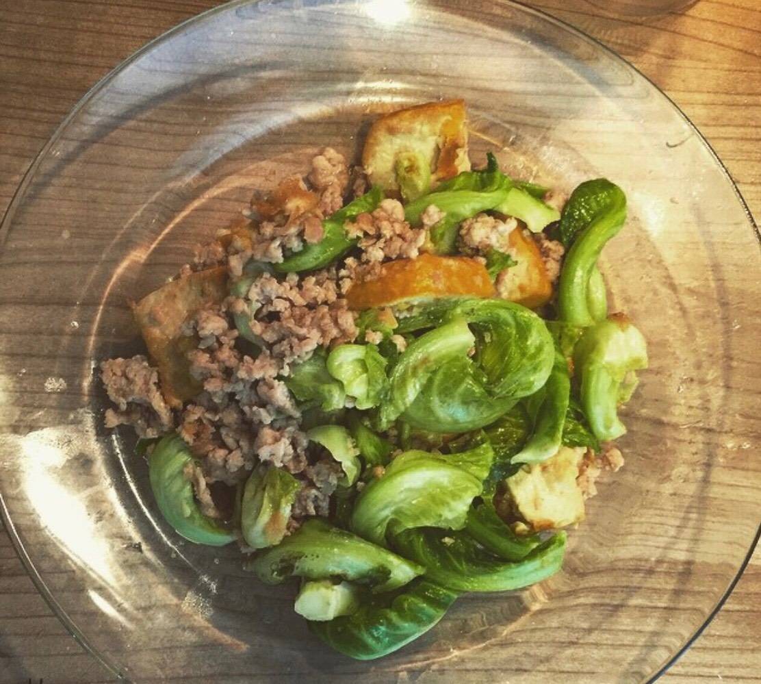 ผัดผักแขนงหมูสับเต้าหู้