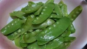 ผัดถั่วลันเตา