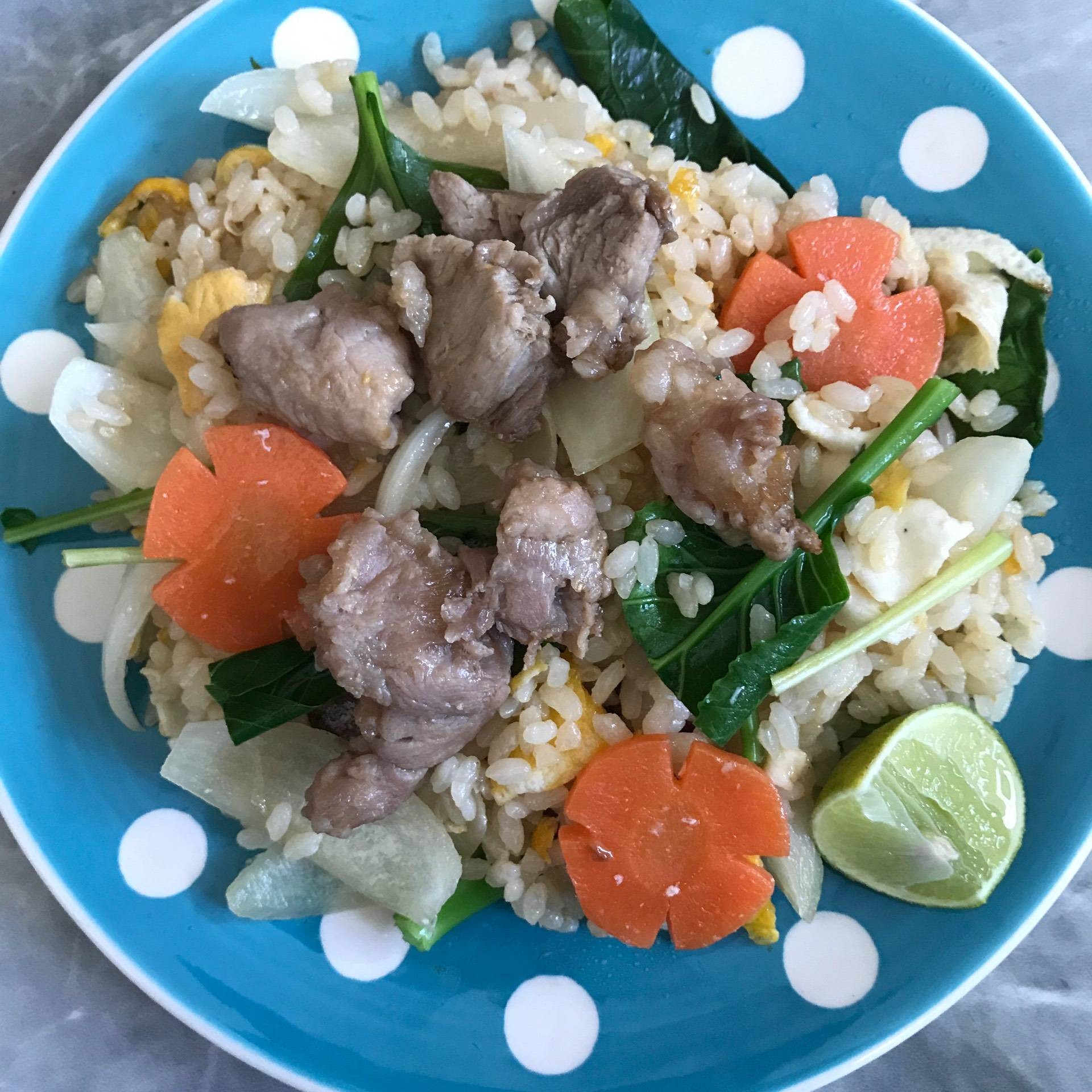 ข้าวผัดหมูใส่คะน้า