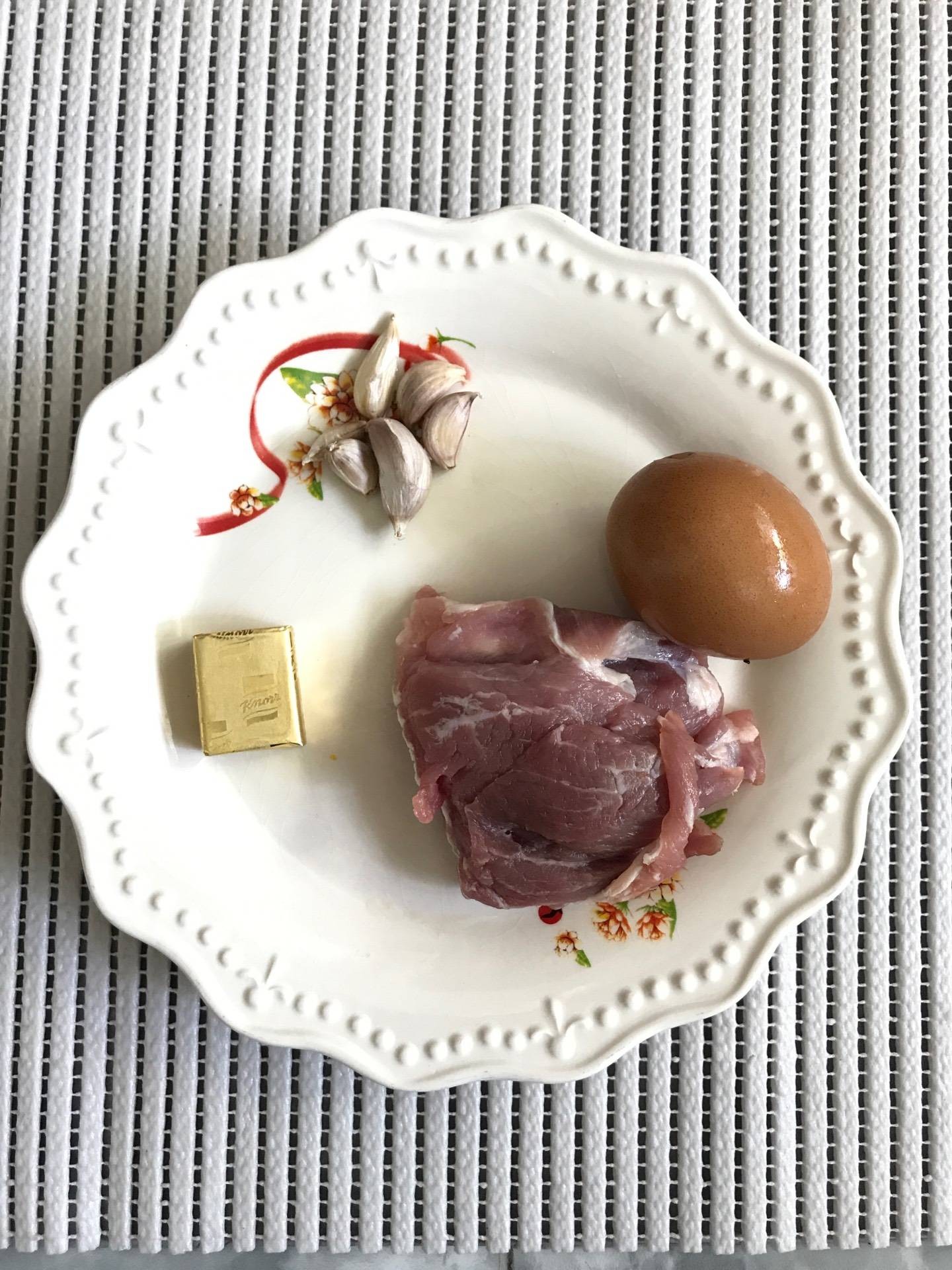 ข้าวผัดหมูใส่คะน้า