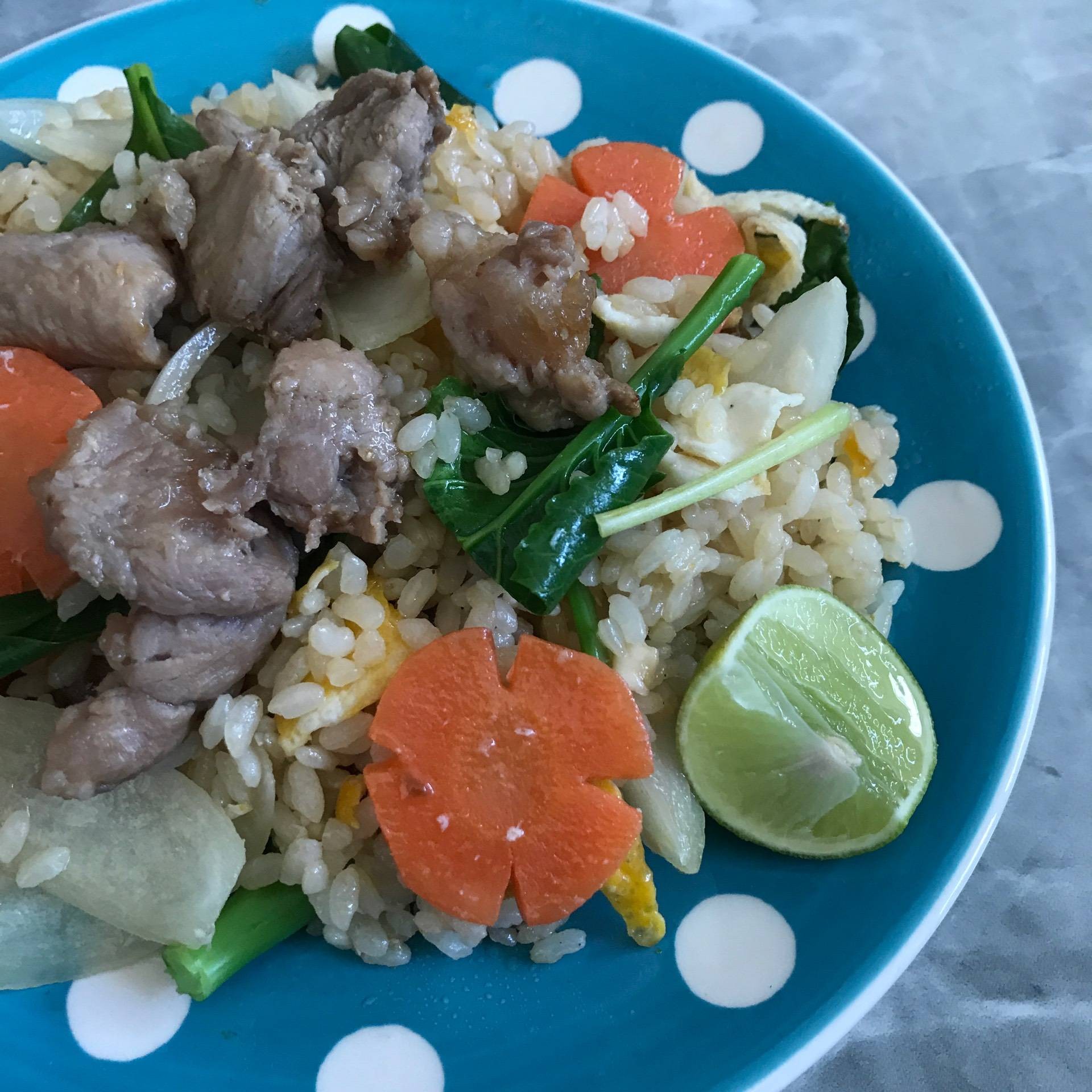 ข้าวผัดหมูใส่คะน้า