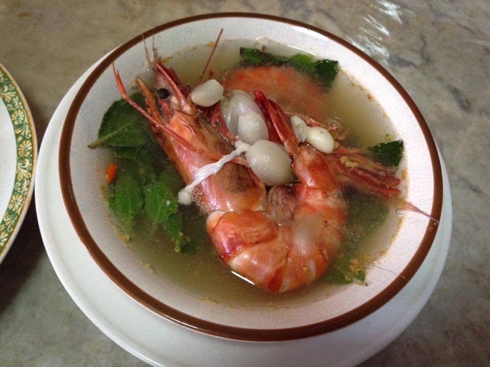 ต้มยำกุ้งน้ำใสใบกระเพรา