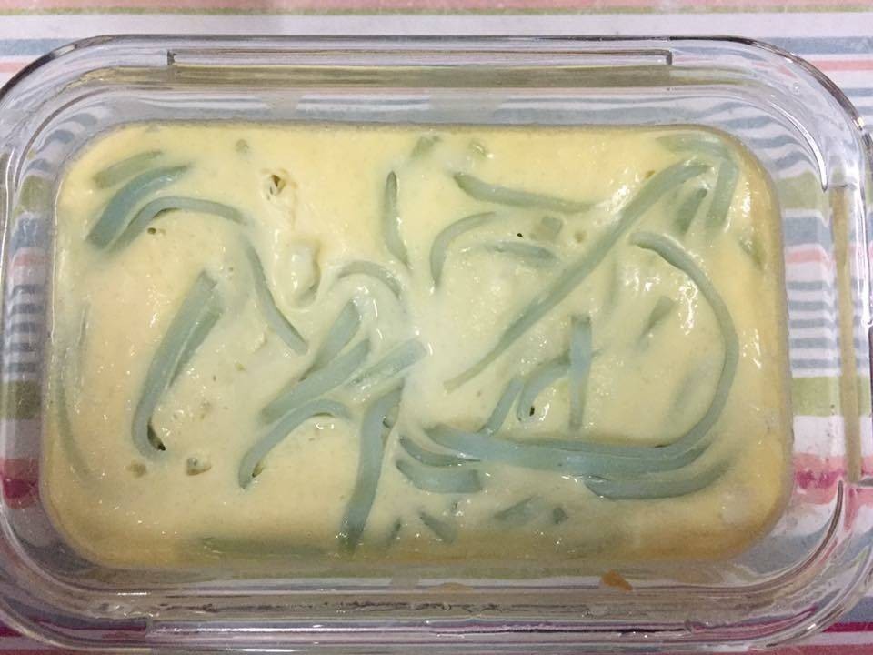 ไข่ตุ๋นเส้นอัญชันไก่ตำลึงนมสด