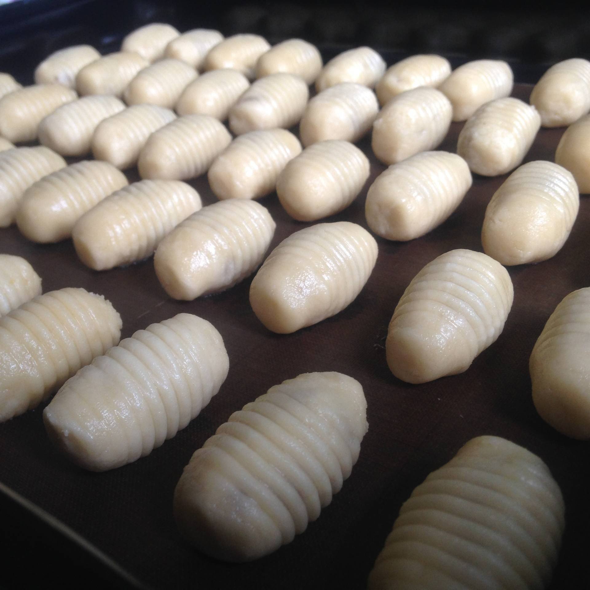 คุ้กกี้ตัวหนอนไส้สับปะรด