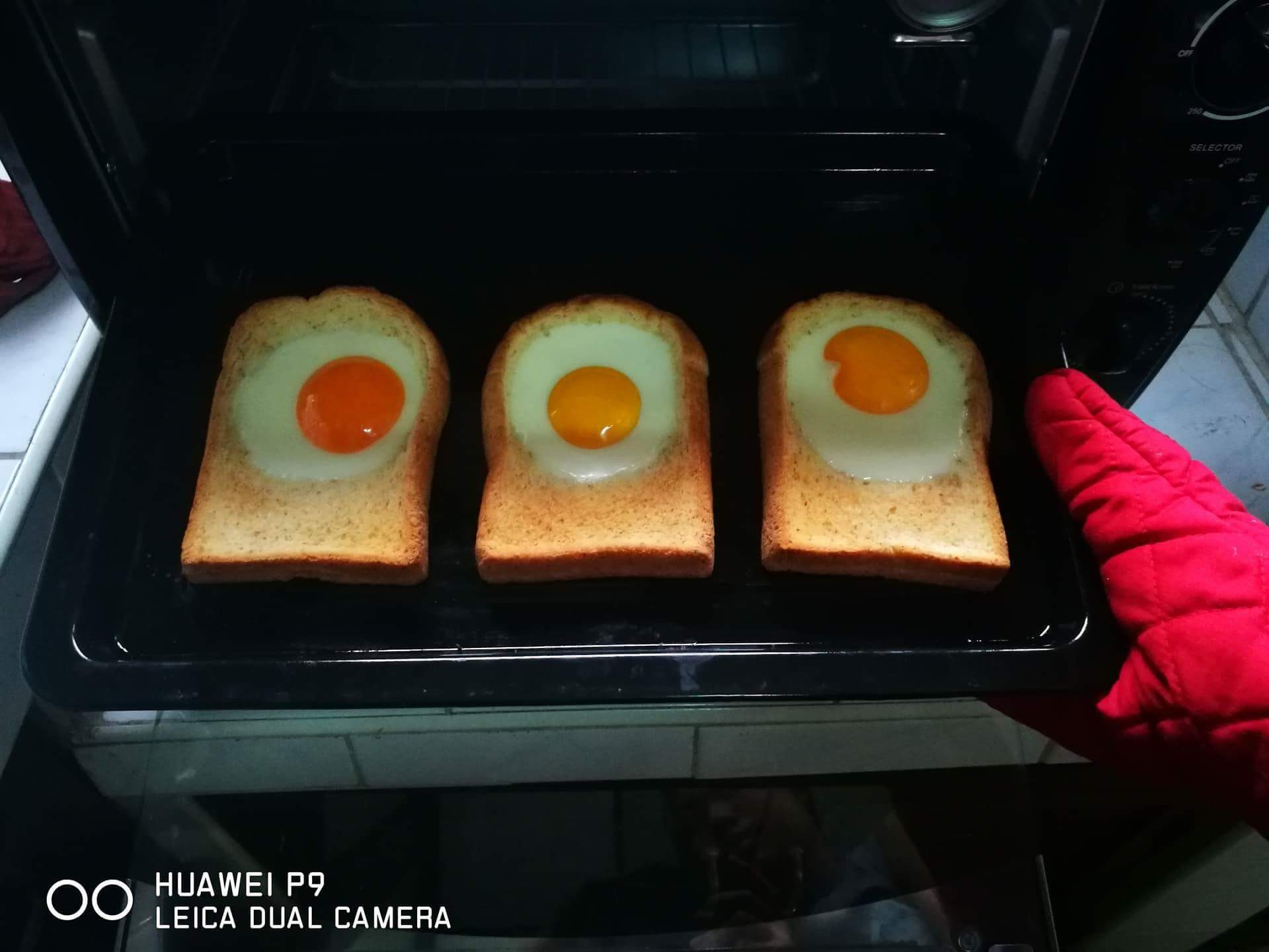 ขนมปังหน้าไข่