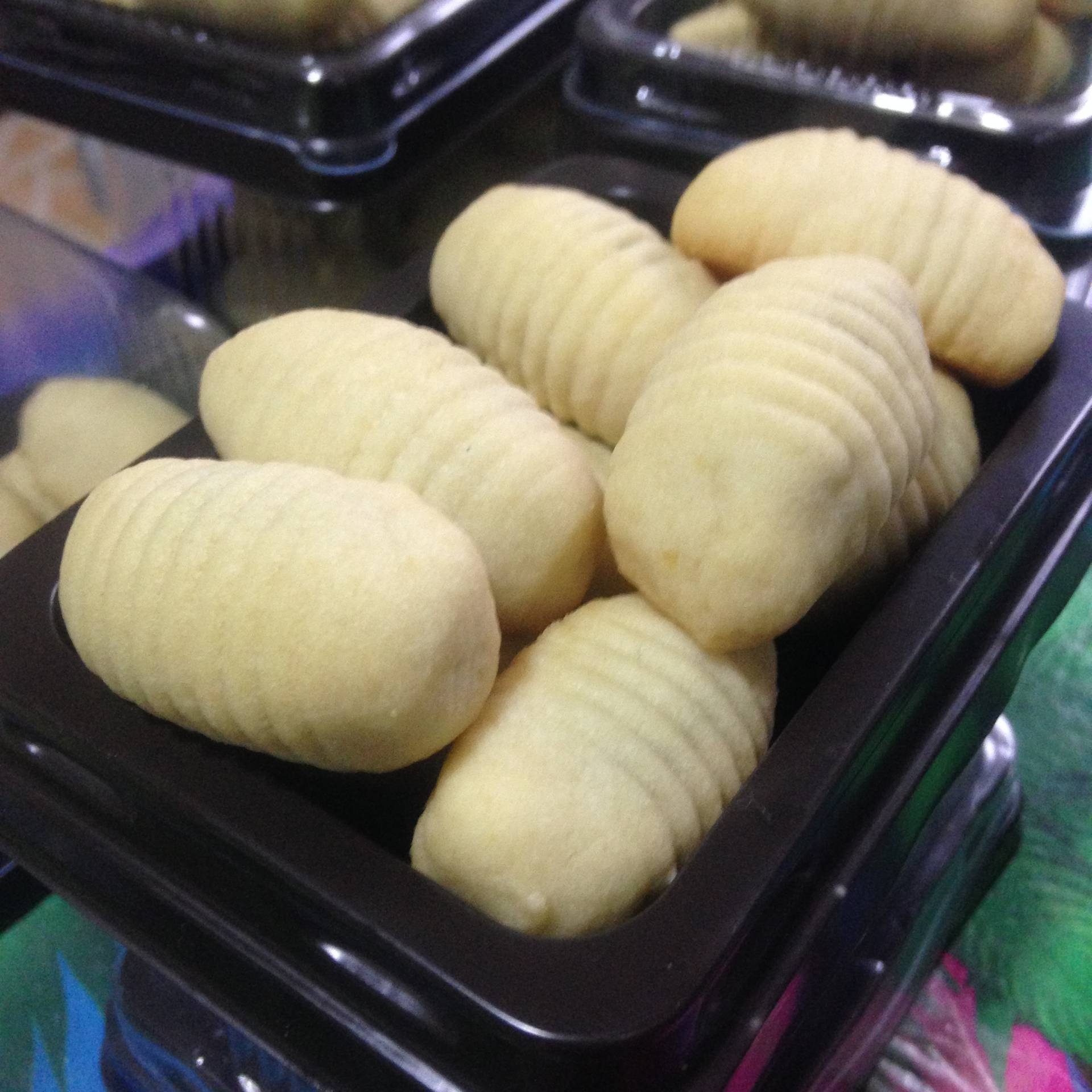 คุ้กกี้ตัวหนอนไส้สับปะรด