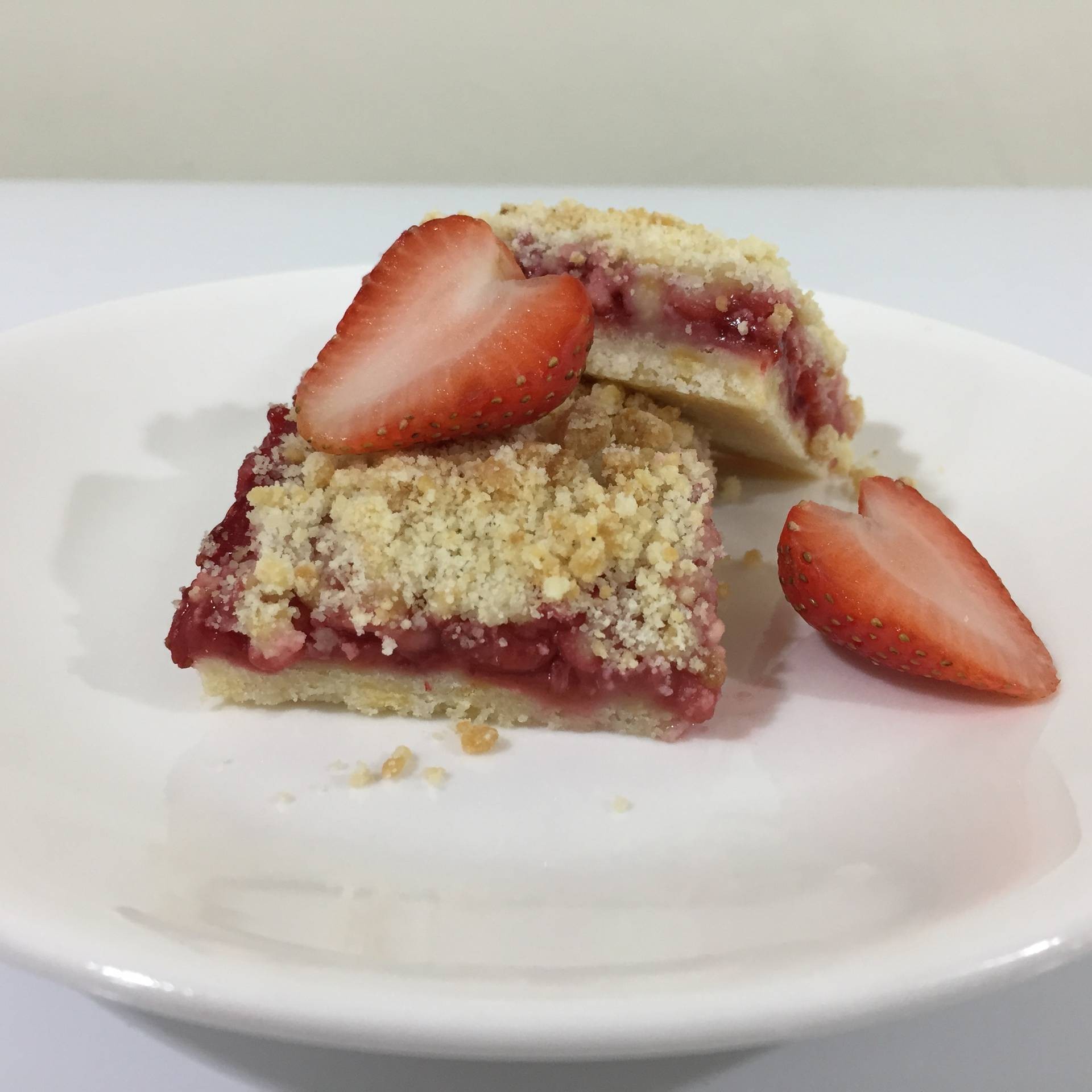 Strawberry crumble