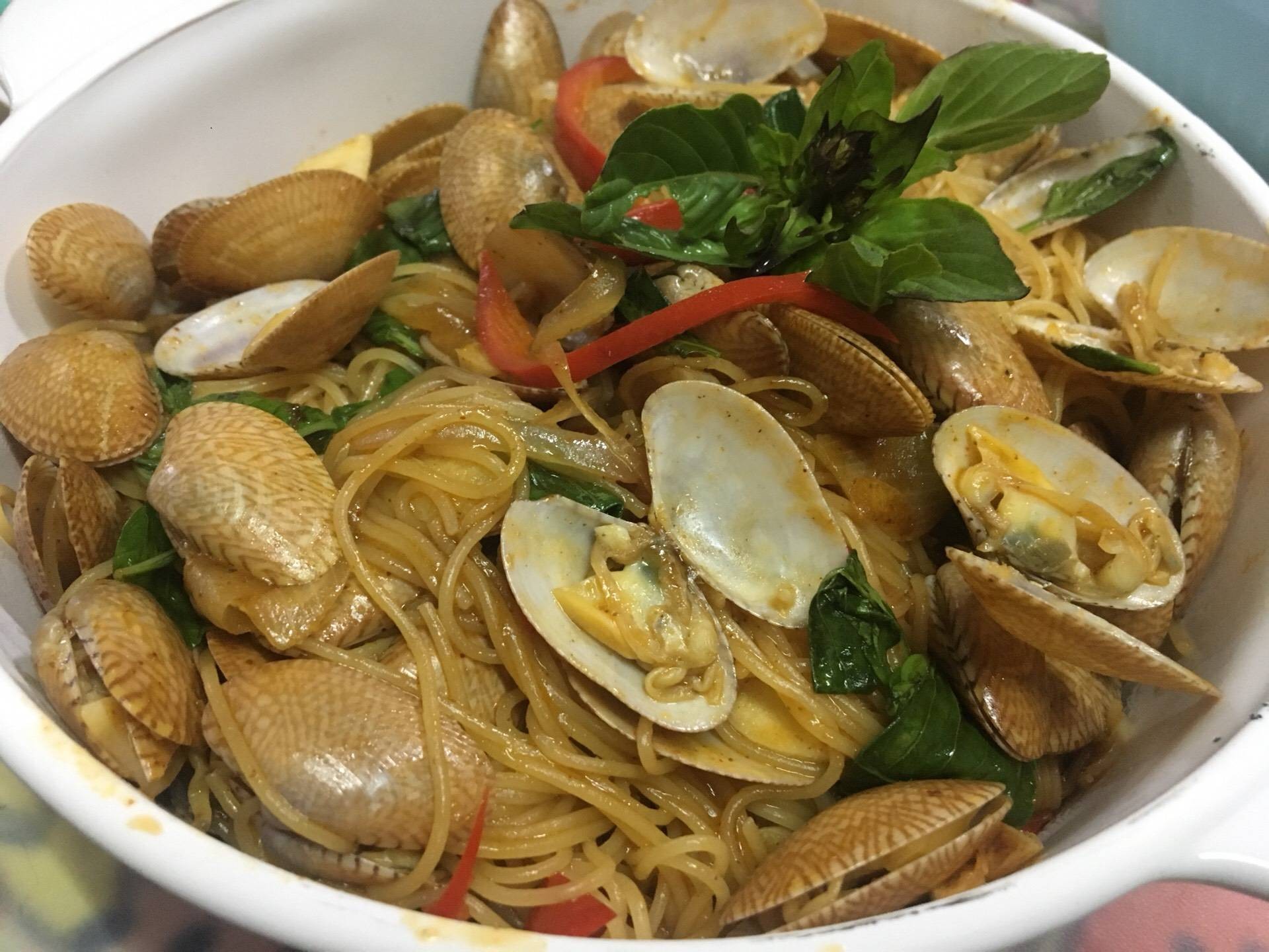 สปาเก็ตตี้หอยลายน้ำพริกเผา