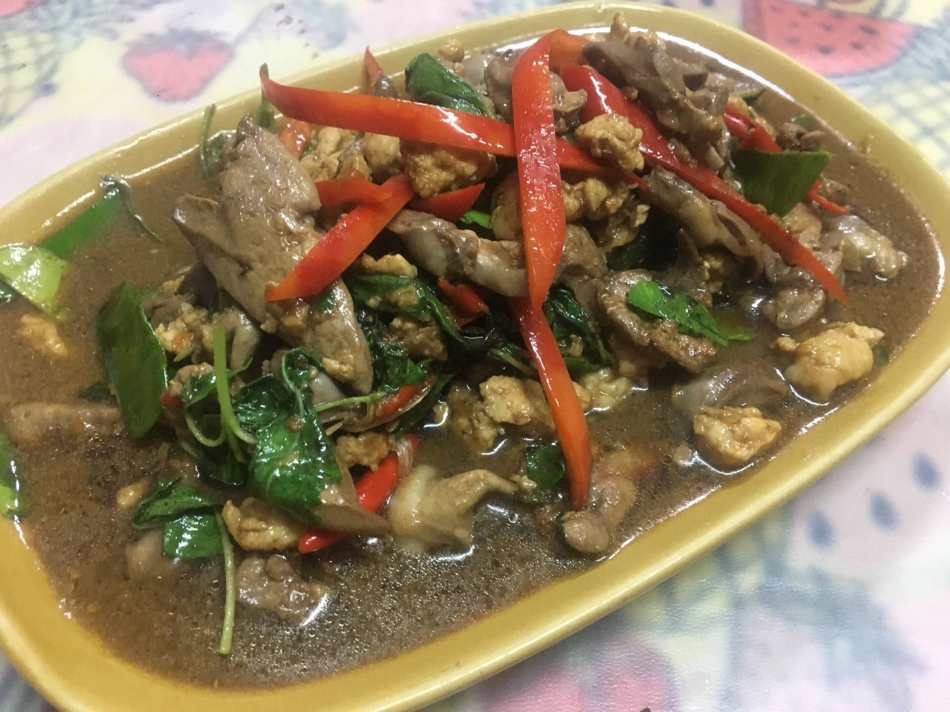 หัวใจไก่ผัดกระเพราโบราณ