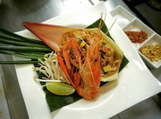 ผัดไทยกุ้งสด