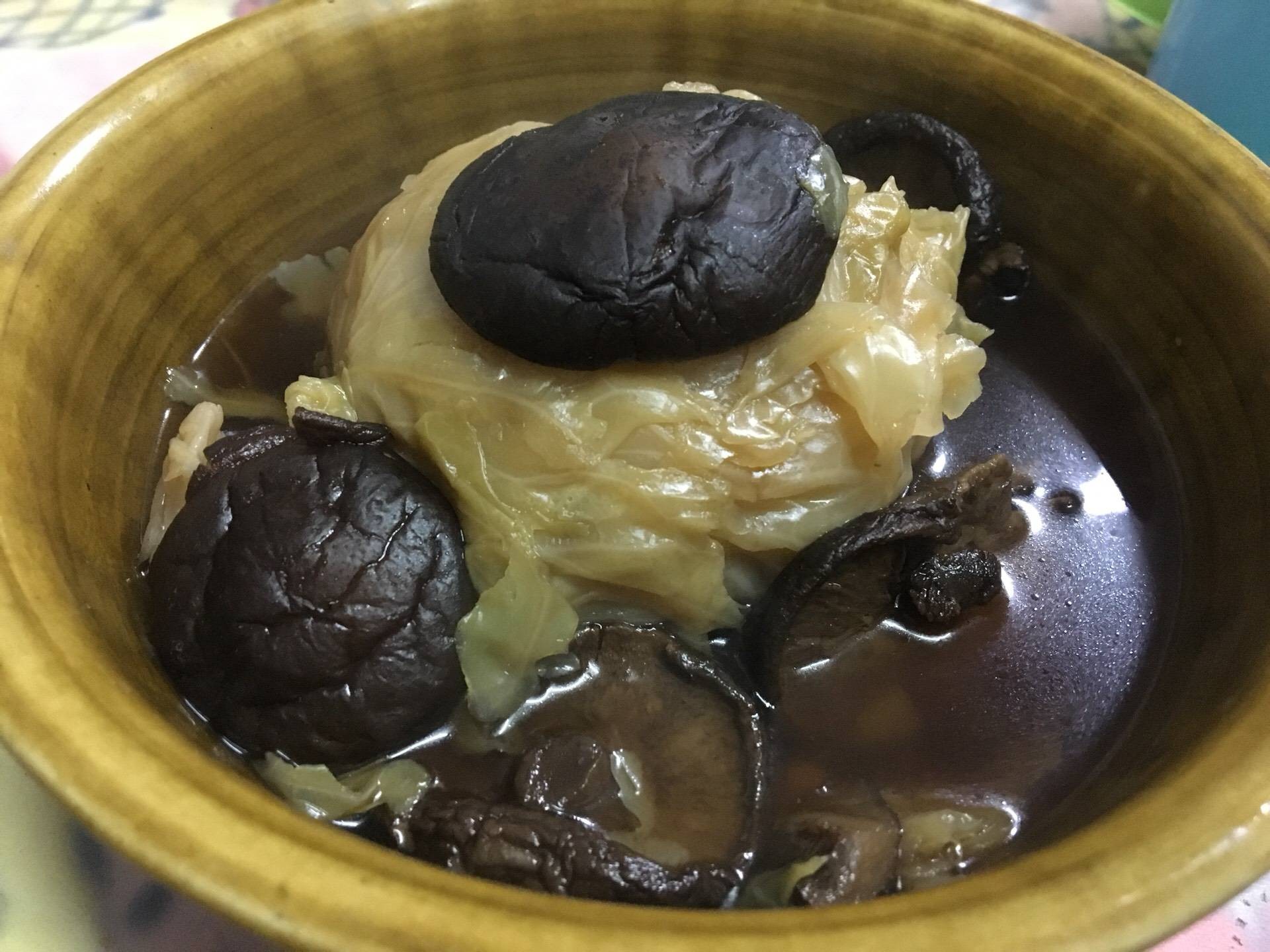 กะหล่ำปลีต้มคนอร์เห็ดหอม (เจ)