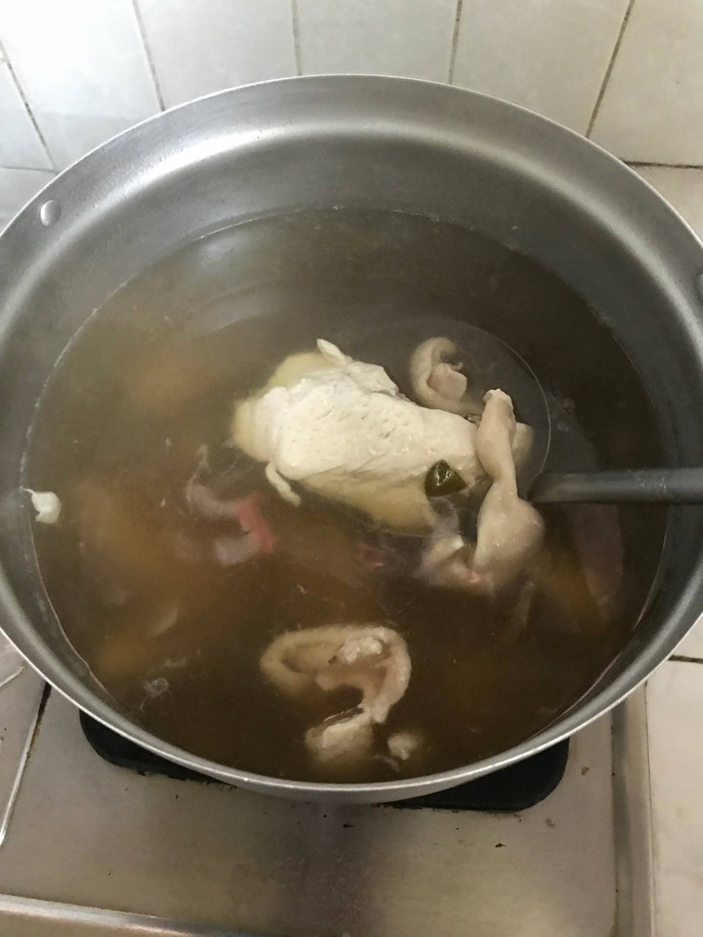 อกไก่ต้มสมุนไพร