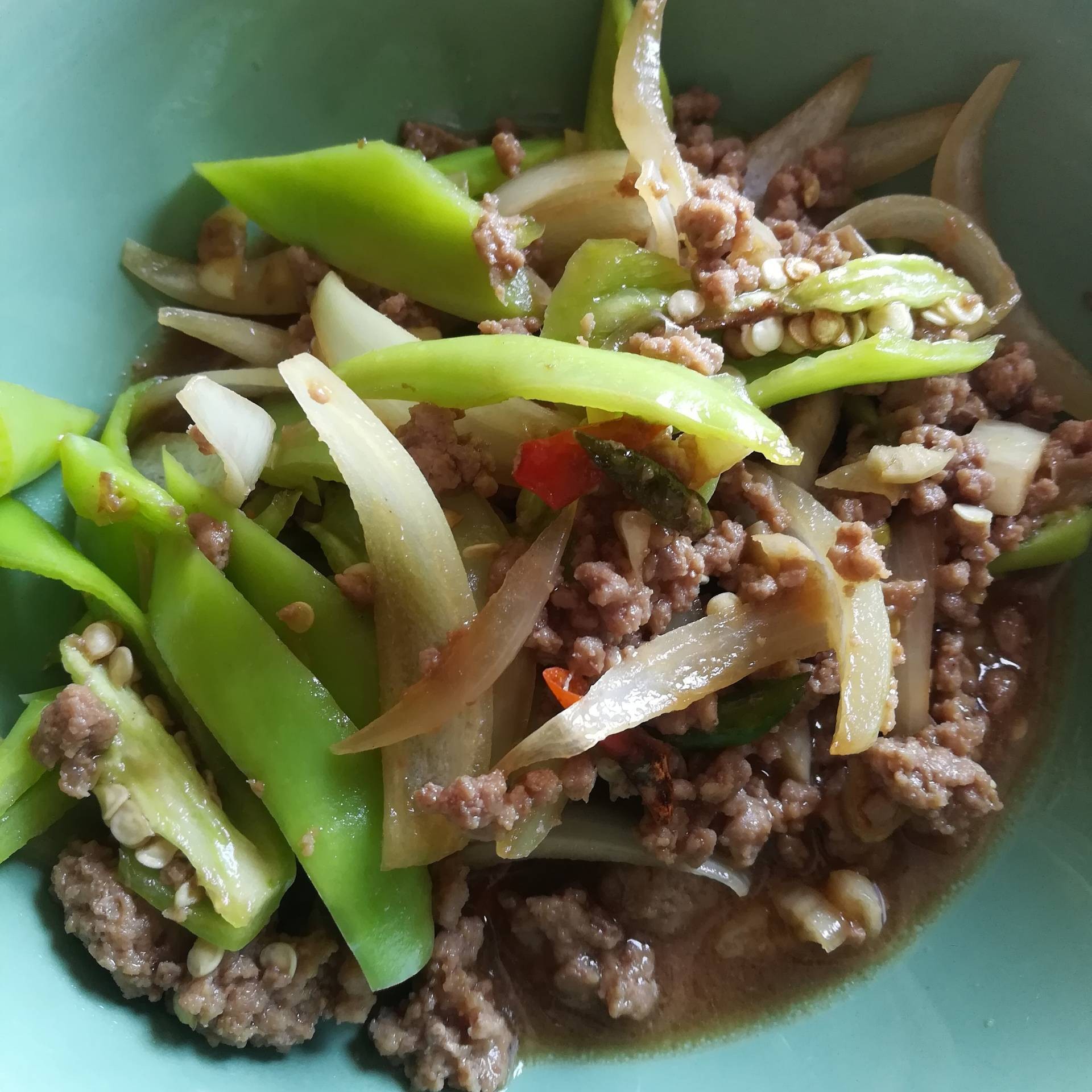 อาหารไทย ผัดพริกอ่อนเนื้อบด
