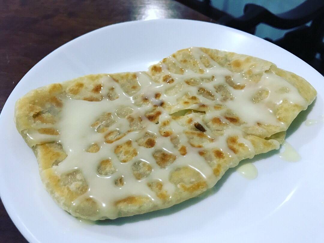 โรตีราดนมข้นหวาน (Lacha Paratha)
