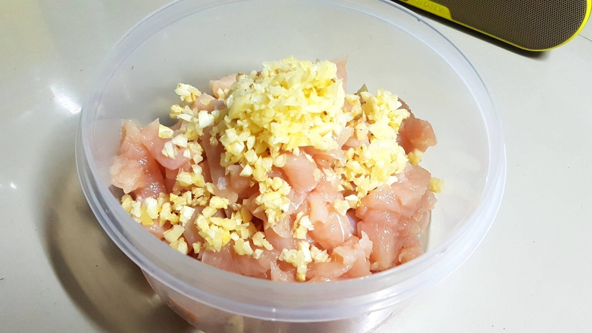 ไก่กระเทียมเนื้อนุ่ม