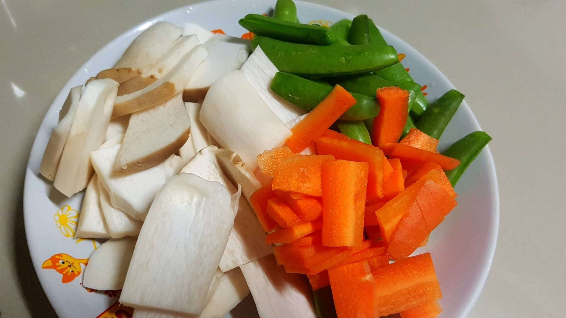 ผัดเห็ดออรินจิซอสเทอริยากิ