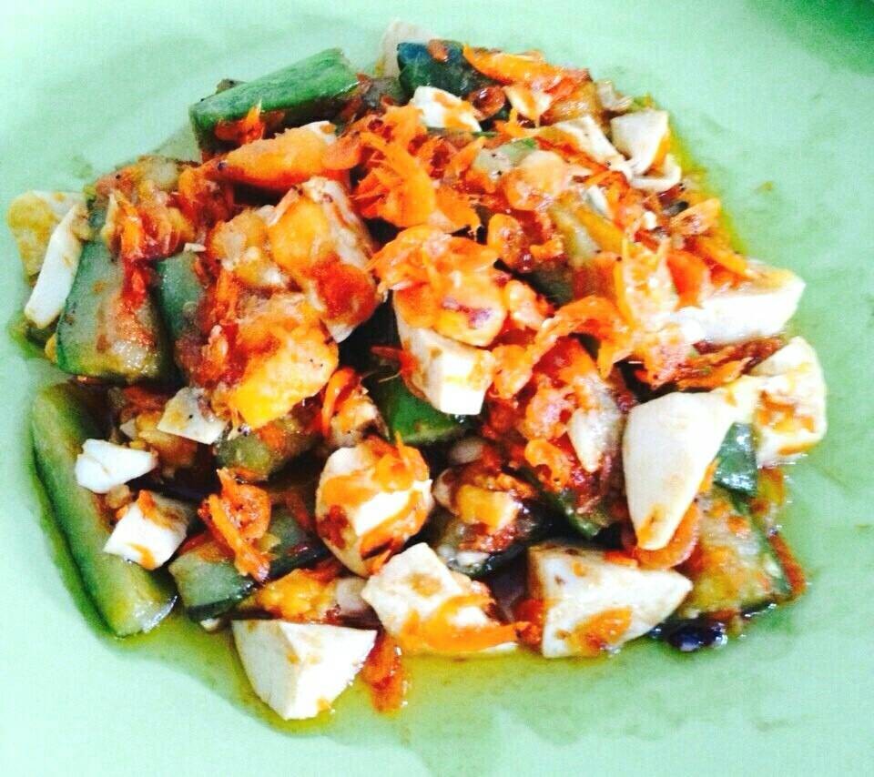 มะเขือยาวผัดไข่เค็ม