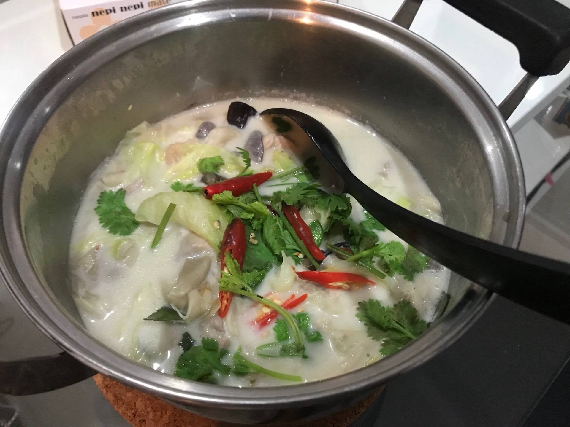 ต้มข่าไก่